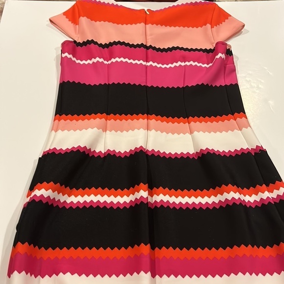 Julian Taylor New York colorful dress with Pockets. SZ 8 - Picture 4 of 5